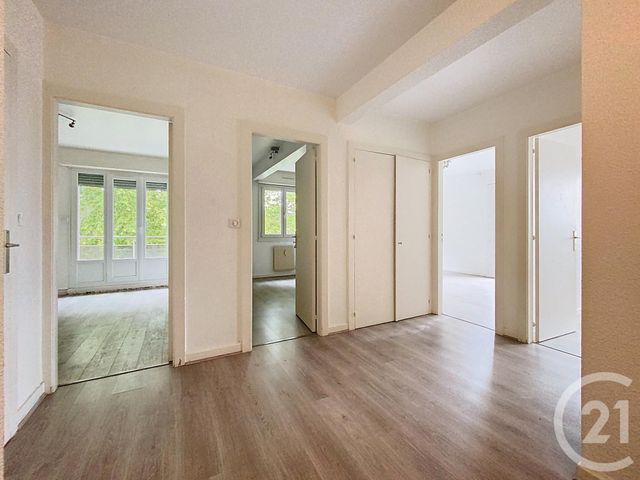 Appartement T3 &agrave; louer - 3 pi&egrave;ces - 67,35 m2 - Luxeuil Les Bains - 70 - FRANCHE-COMTE