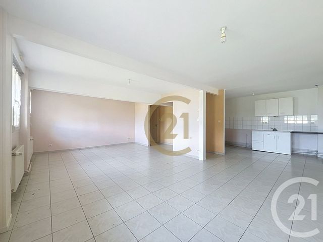 Appartement F4 &agrave; vendre - 4 pi&egrave;ces - 105,80 m2 - Lure - 70 - FRANCHE-COMTE