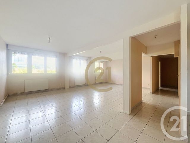 Appartement F4 &agrave; vendre - 4 pi&egrave;ces - 105,80 m2 - Lure - 70 - FRANCHE-COMTE