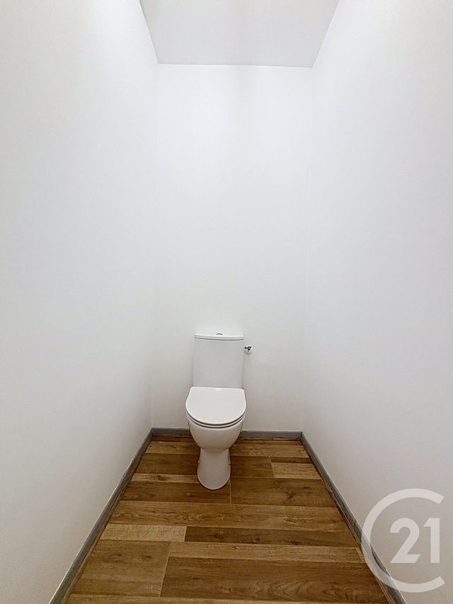 Appartement F2 &agrave; louer - 2 pi&egrave;ces - 54,71 m2 - Lure - 70 - FRANCHE-COMTE