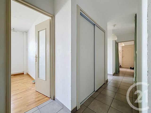 Appartement F5 &agrave; vendre - 5 pi&egrave;ces - 86,25 m2 - Lure - 70 - FRANCHE-COMTE