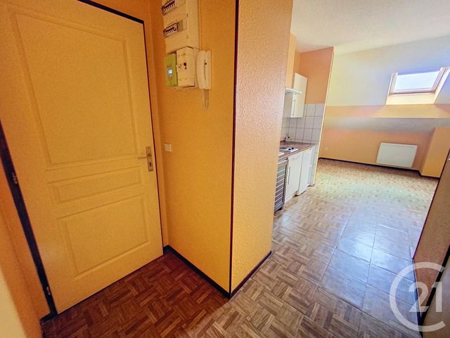 Appartement F2 &agrave; louer - 2 pi&egrave;ces - 30,48 m2 - Lure - 70 - FRANCHE-COMTE