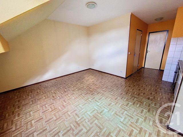 Appartement F2 &agrave; louer - 2 pi&egrave;ces - 30,48 m2 - Lure - 70 - FRANCHE-COMTE