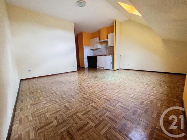 Appartement F2 &agrave; louer - 2 pi&egrave;ces - 30,48 m2 - Lure - 70 - FRANCHE-COMTE