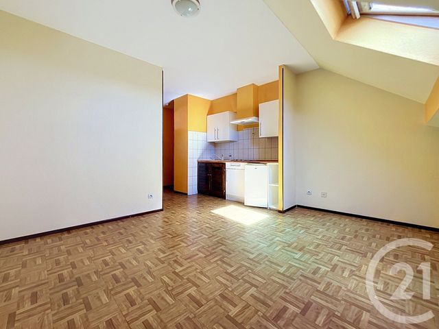 Appartement F2 &agrave; louer - 2 pi&egrave;ces - 30,48 m2 - Lure - 70 - FRANCHE-COMTE