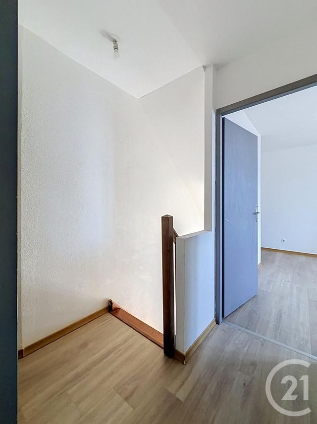 Appartement F3 &agrave; louer - 3 pi&egrave;ces - 68,83 m2 - Lure - 70 - FRANCHE-COMTE