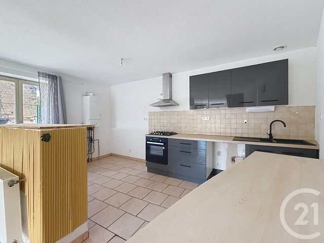 Appartement F3 &agrave; louer - 3 pi&egrave;ces - 68,83 m2 - Lure - 70 - FRANCHE-COMTE