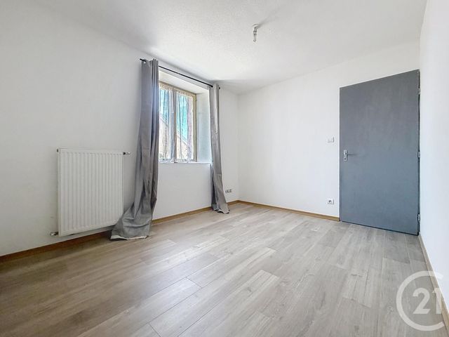 Appartement F3 &agrave; louer - 3 pi&egrave;ces - 68,83 m2 - Lure - 70 - FRANCHE-COMTE