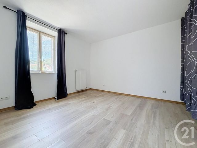 Appartement F3 &agrave; louer - 3 pi&egrave;ces - 68,83 m2 - Lure - 70 - FRANCHE-COMTE