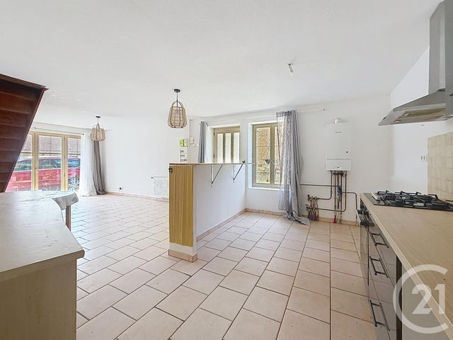 Appartement F3 &agrave; louer - 3 pi&egrave;ces - 68,83 m2 - Lure - 70 - FRANCHE-COMTE