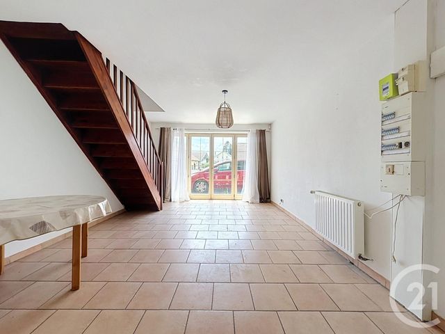 Appartement F3 &agrave; louer - 3 pi&egrave;ces - 68,83 m2 - Lure - 70 - FRANCHE-COMTE