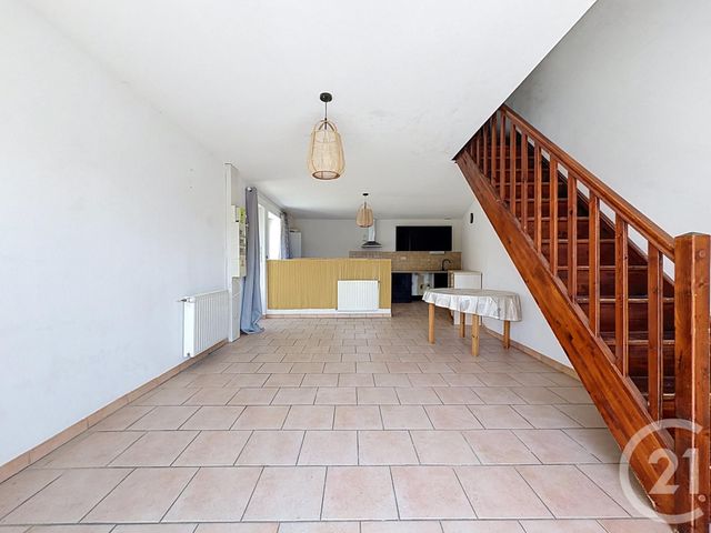 Appartement F3 &agrave; louer - 3 pi&egrave;ces - 68,83 m2 - Lure - 70 - FRANCHE-COMTE