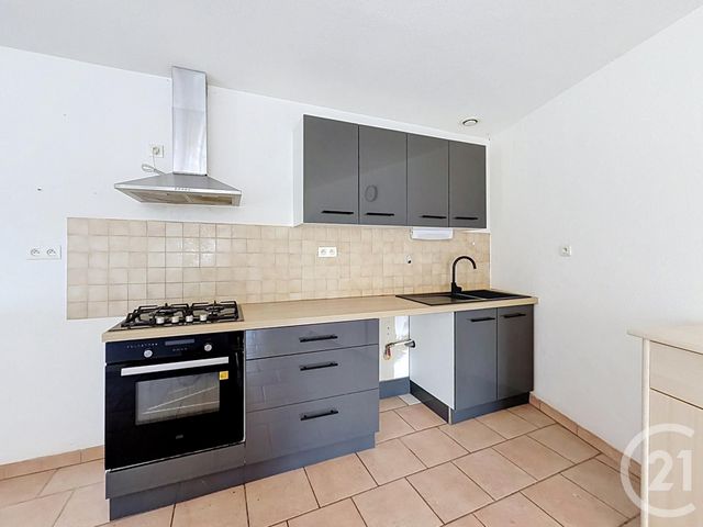 Appartement F3 &agrave; louer - 3 pi&egrave;ces - 68,83 m2 - Lure - 70 - FRANCHE-COMTE