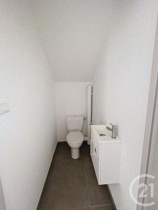 Maison &agrave; louer - 4 pi&egrave;ces - 90 m2 - Vesoul - 70 - FRANCHE-COMTE
