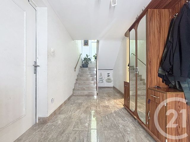 Maison &agrave; louer - 7 pi&egrave;ces - 117,61 m2 - Vesoul - 70 - FRANCHE-COMTE