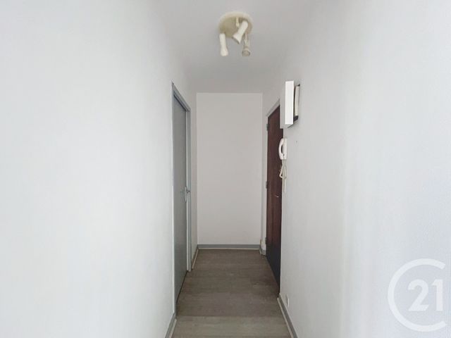 Appartement T1 &agrave; louer - 1 pi&egrave;ce - 32 m2 - Vesoul - 70 - FRANCHE-COMTE