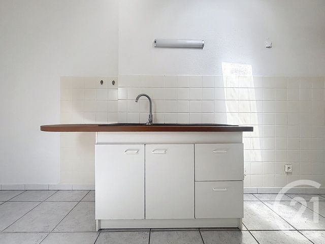 Appartement F2 &agrave; louer - 2 pi&egrave;ces - 45 m2 - Lure - 70 - FRANCHE-COMTE