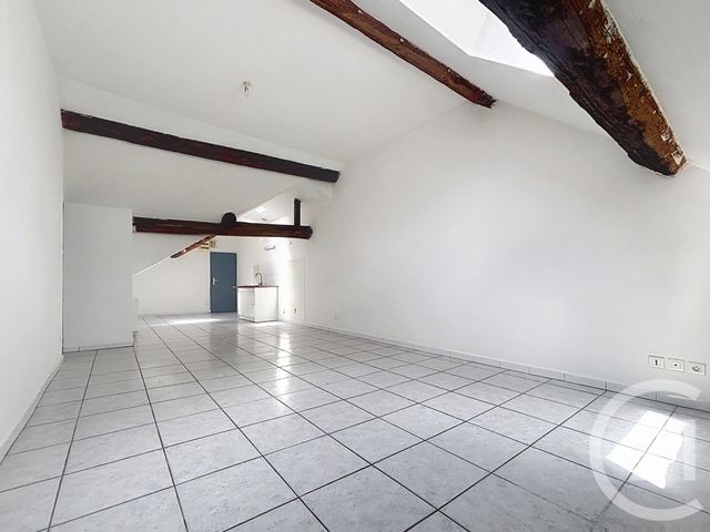 Appartement F2 &agrave; louer - 2 pi&egrave;ces - 45 m2 - Lure - 70 - FRANCHE-COMTE