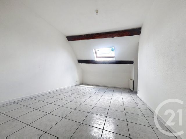 Appartement F2 &agrave; louer - 2 pi&egrave;ces - 45 m2 - Lure - 70 - FRANCHE-COMTE
