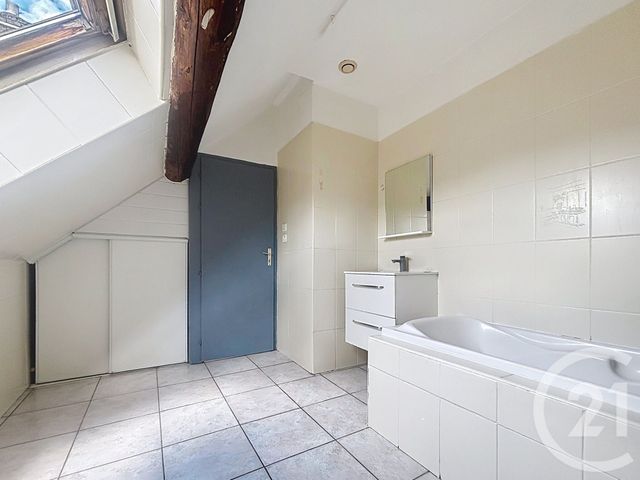 Appartement F2 &agrave; louer - 2 pi&egrave;ces - 45 m2 - Lure - 70 - FRANCHE-COMTE