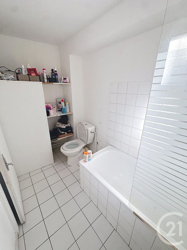 Appartement F2 &agrave; louer - 2 pi&egrave;ces - 53,73 m2 - Lure - 70 - FRANCHE-COMTE