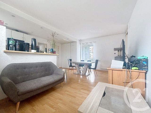 Appartement &agrave; louer - 2 pi&egrave;ces - 50 m2 - Lure - 70 - FRANCHE-COMTE