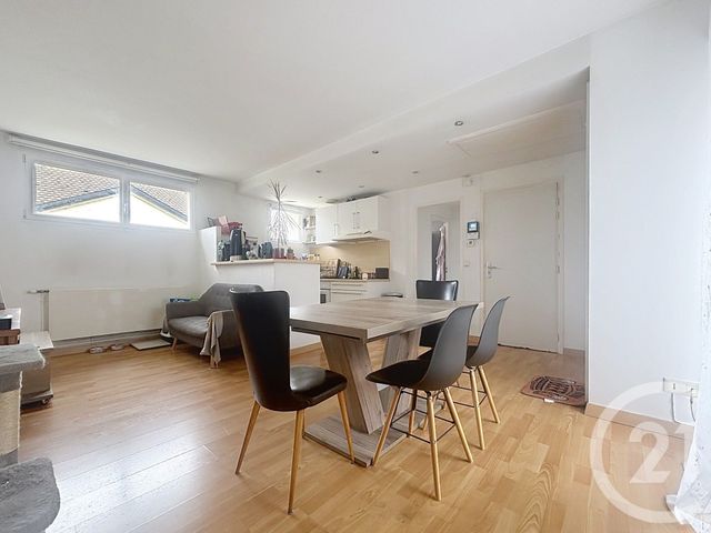 Appartement &agrave; louer - 2 pi&egrave;ces - 50 m2 - Lure - 70 - FRANCHE-COMTE