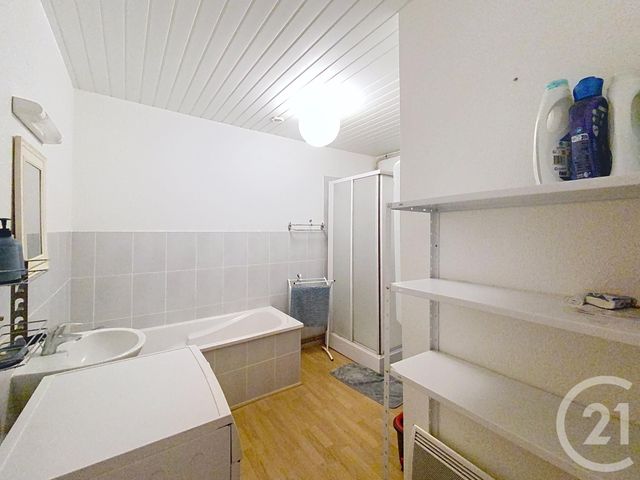 Appartement F3 &agrave; louer - 3 pi&egrave;ces - 84,20 m2 - Luxeuil Les Bains - 70 - FRANCHE-COMTE