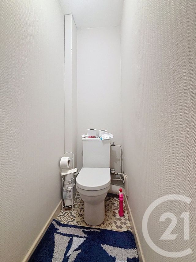 Appartement F2 &agrave; louer - 2 pi&egrave;ces - 64,91 m2 - Lure - 70 - FRANCHE-COMTE