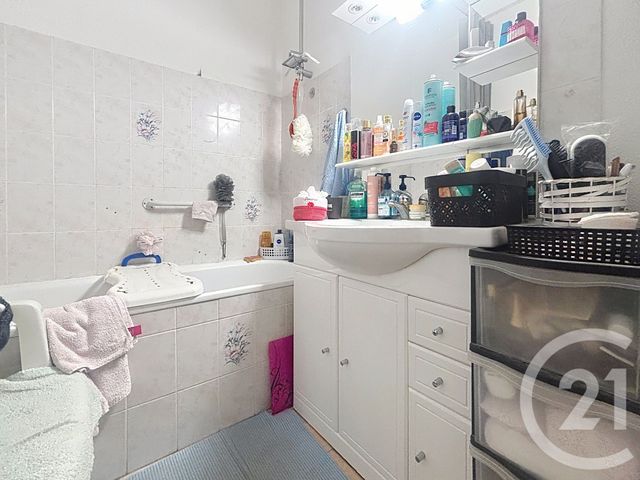Appartement F2 &agrave; louer - 2 pi&egrave;ces - 50,66 m2 - Luxeuil Les Bains - 70 - FRANCHE-COMTE