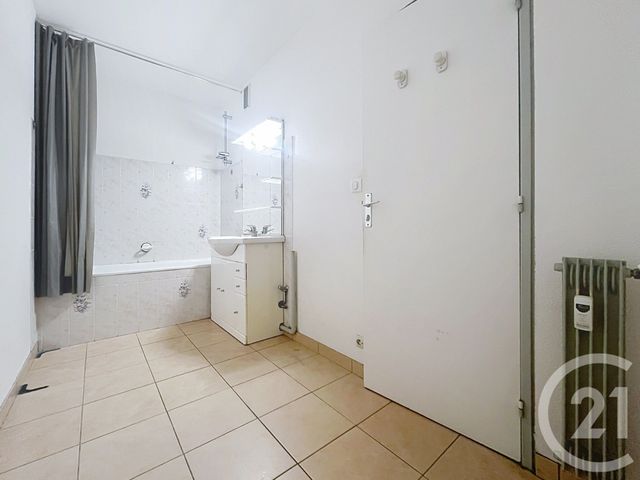 Appartement F2 &agrave; louer - 2 pi&egrave;ces - 50,66 m2 - Luxeuil Les Bains - 70 - FRANCHE-COMTE