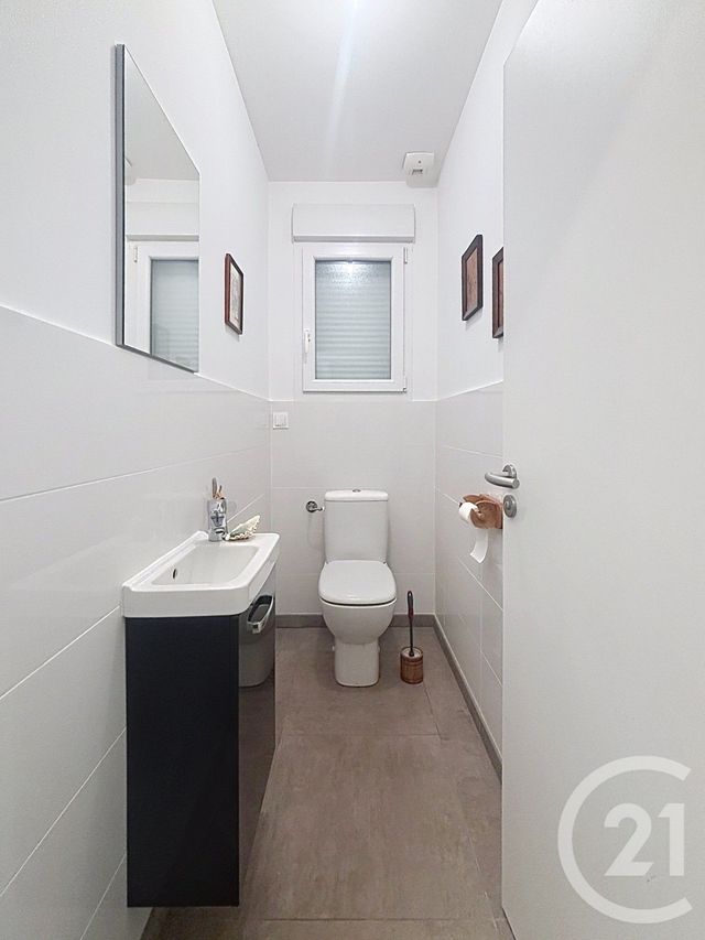 Maison &agrave; louer - 4 pi&egrave;ces - 160,90 m2 - Lure - 70 - FRANCHE-COMTE