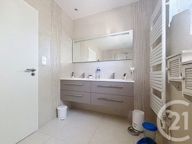 Maison &agrave; louer - 4 pi&egrave;ces - 160,90 m2 - Lure - 70 - FRANCHE-COMTE