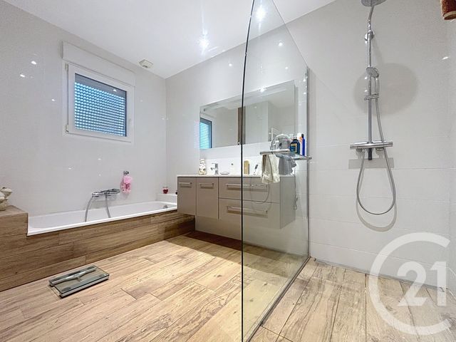 Maison &agrave; louer - 4 pi&egrave;ces - 160,90 m2 - Lure - 70 - FRANCHE-COMTE