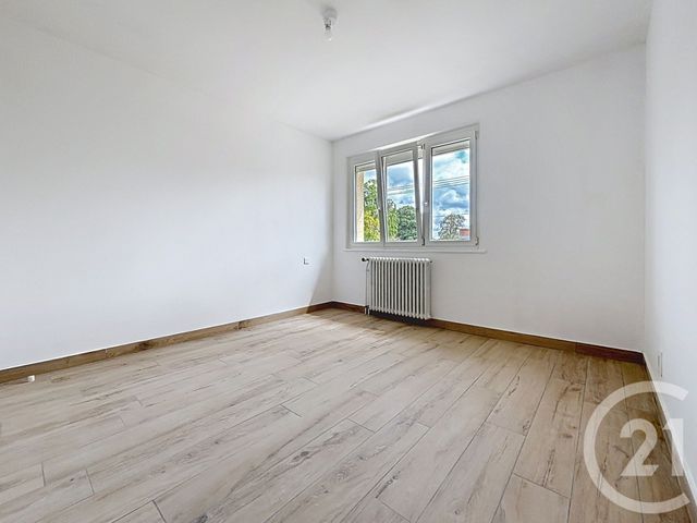 Maison &agrave; louer - 6 pi&egrave;ces - 133,51 m2 - St Sauveur - 70 - FRANCHE-COMTE