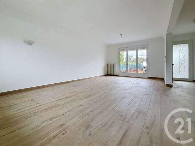 Maison &agrave; louer - 6 pi&egrave;ces - 133,51 m2 - St Sauveur - 70 - FRANCHE-COMTE