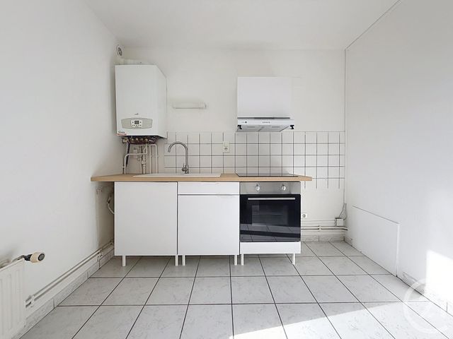 Appartement F4 &agrave; louer - 4 pi&egrave;ces - 77,75 m2 - St Sauveur - 70 - FRANCHE-COMTE