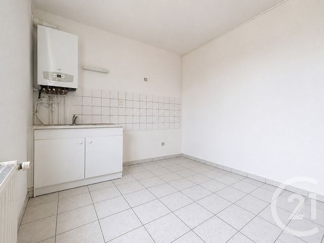 Appartement F4 &agrave; louer - 4 pi&egrave;ces - 78 m2 - St Sauveur - 70 - FRANCHE-COMTE