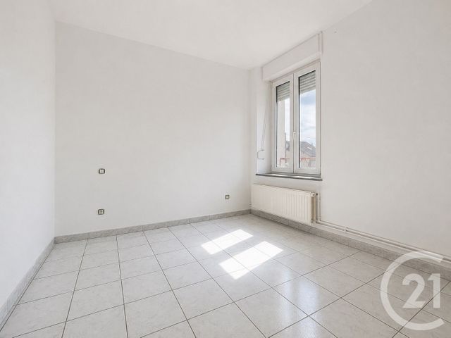 Appartement F4 &agrave; louer - 4 pi&egrave;ces - 78 m2 - St Sauveur - 70 - FRANCHE-COMTE