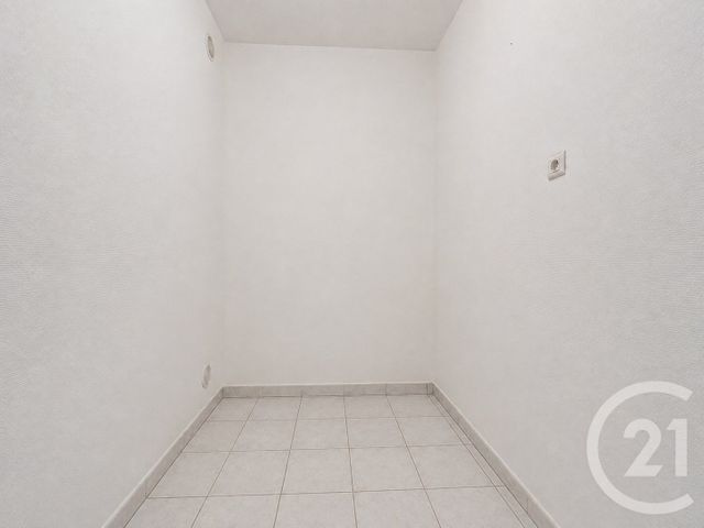 Appartement F4 &agrave; louer - 4 pi&egrave;ces - 78 m2 - St Sauveur - 70 - FRANCHE-COMTE