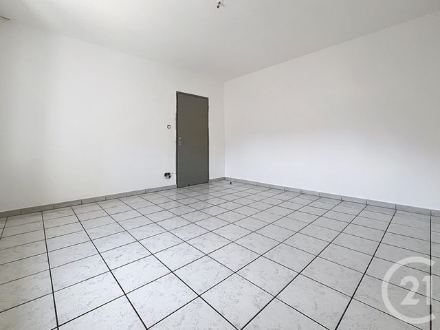 Appartement F4 &agrave; louer - 4 pi&egrave;ces - 78 m2 - St Sauveur - 70 - FRANCHE-COMTE