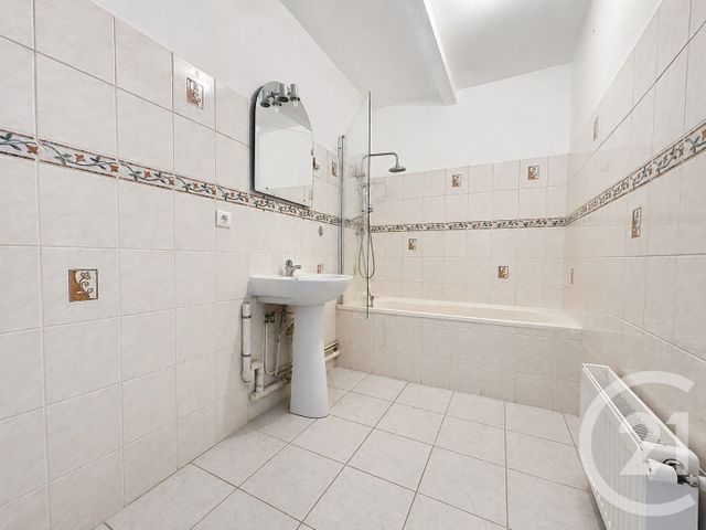 Appartement F4 &agrave; louer - 4 pi&egrave;ces - 78 m2 - St Sauveur - 70 - FRANCHE-COMTE