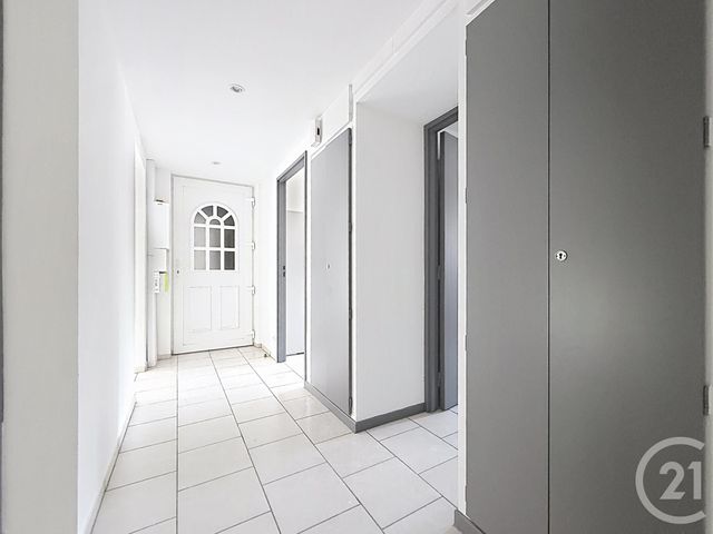 Appartement F3 &agrave; louer - 3 pi&egrave;ces - 60 m2 - Ronchamp - 70 - FRANCHE-COMTE