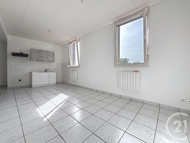 Appartement F3 &agrave; louer - 3 pi&egrave;ces - 62 m2 - Ronchamp - 70 - FRANCHE-COMTE