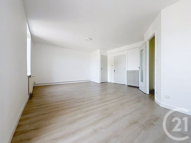 Appartement F2 &agrave; louer - 2 pi&egrave;ces - 50 m2 - Lure - 70 - FRANCHE-COMTE
