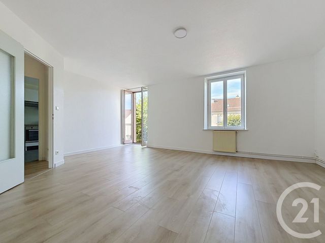 Appartement F2 &agrave; louer - 2 pi&egrave;ces - 50 m2 - Lure - 70 - FRANCHE-COMTE