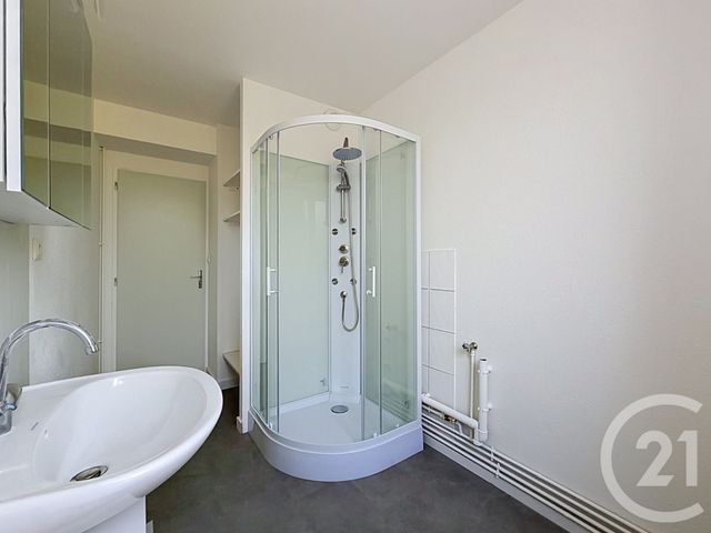 Appartement F2 &agrave; louer - 2 pi&egrave;ces - 50 m2 - Lure - 70 - FRANCHE-COMTE