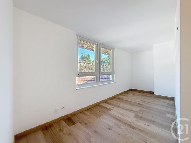Appartement F3 &agrave; louer - 3 pi&egrave;ces - 73 m2 - Ronchamp - 70 - FRANCHE-COMTE