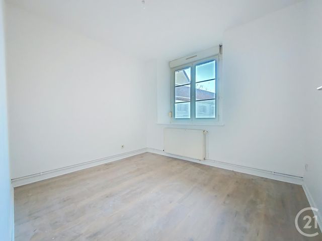 Appartement F3 &agrave; louer - 3 pi&egrave;ces - 70,95 m2 - Lure - 70 - FRANCHE-COMTE