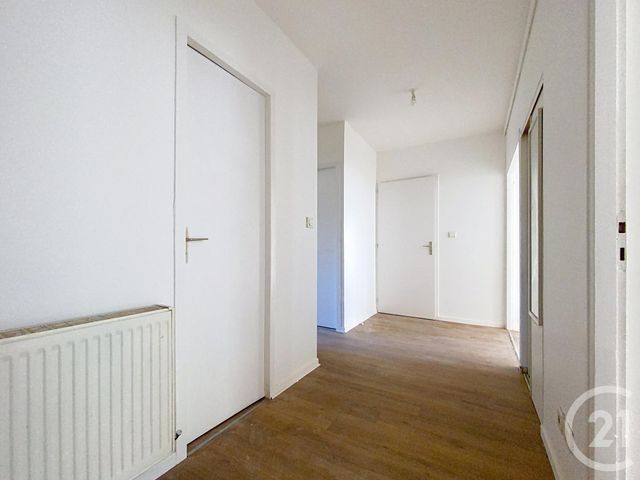 Appartement F3 &agrave; louer - 3 pi&egrave;ces - 70,95 m2 - Lure - 70 - FRANCHE-COMTE